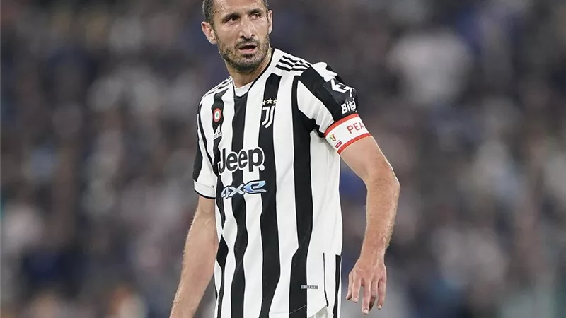 كيليني يعلن تعاقده مع لوس أنجليس