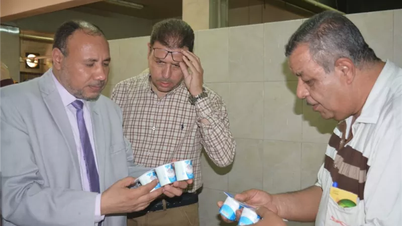 نائب رئيس جامعة الأزهر للوجه القبلي يفاجئ المطعم المركزي ويلتقي الطالبات..صور