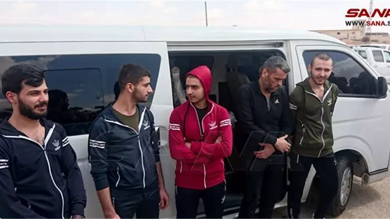 الجيش السوري يحرر 5 مختطفين من الإرهابيين بريف حلب الشمالي