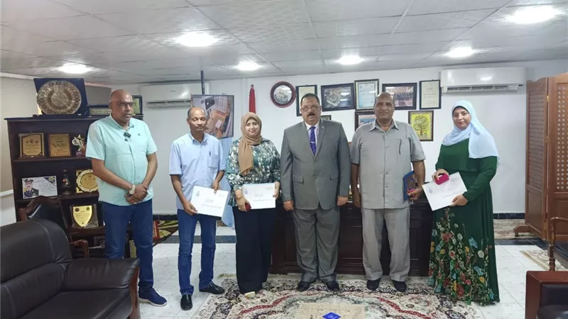 رئيس مدينة سفاجا يكرم فريق عمل إدارة التموين لتخفيفهم عن المواطنين