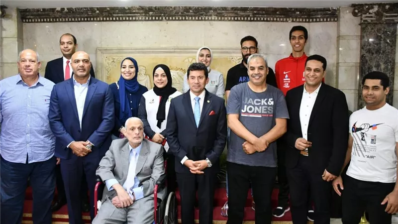 وزير الرياضة يناقش مع أبطال مصر الأوليمبيين متطلبات الدعم والرعاية