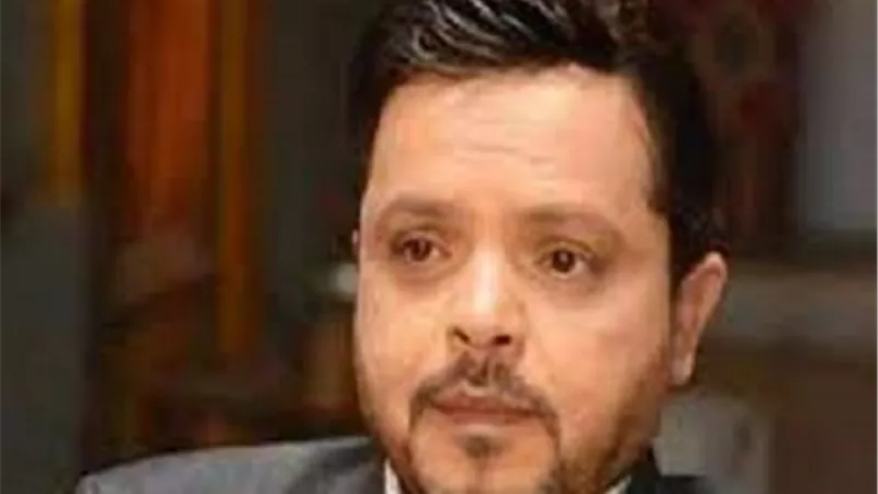 النجوم يطمئنون على محمد هنيدى بعد حريق منزله.. صور