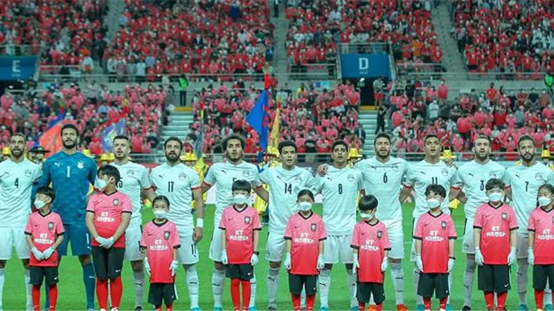 مدرب كوريا الجنوبية يشيد بلاعبيه بعد الفوز على منتخب مصر برباعية