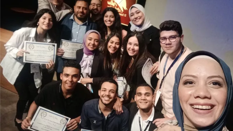 ستاند باي واحتفال من نوع خاص بعيد ميلاد الملهم محمد صلاح بفيلم صورة في مراية