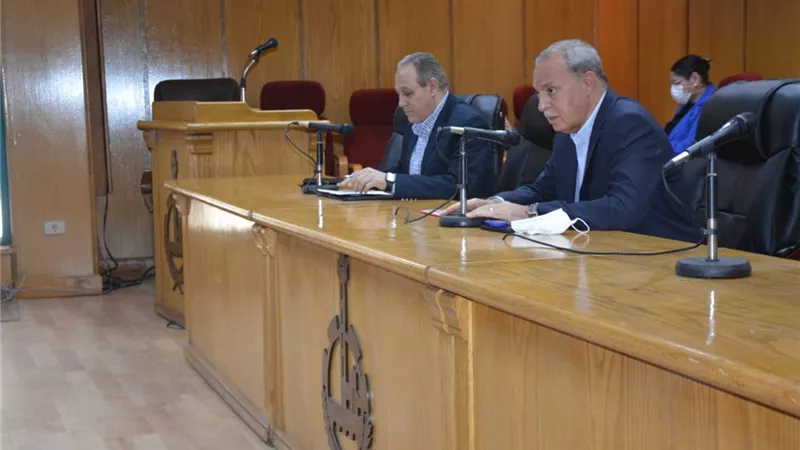 الهجان يناقش الاستعدادات المكثفة لبدء المرحلة الثانية من المبادرة الرئاسية بـ ٣ مراكز
