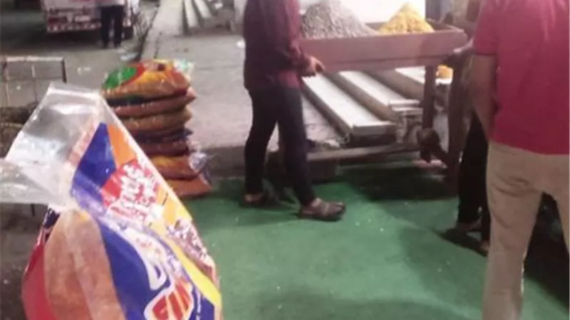 حملات مكبرة لرفع الإشغالات علي حرم الطرق في الإسماعيلية..صور