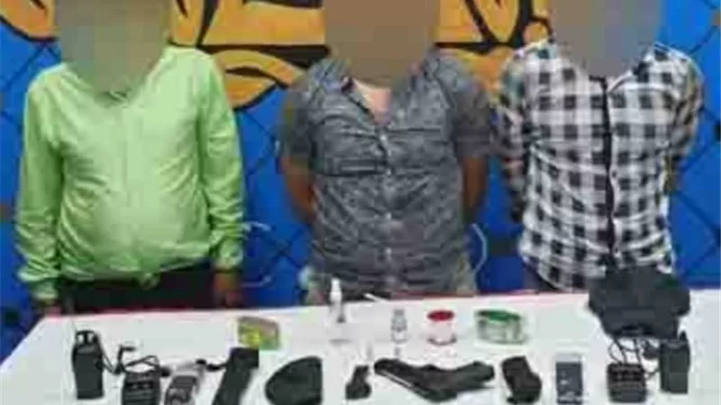رجال شرطة مزيفون .. القبض على عصابة سرقة المواطنين بالإكراه فى القاهرة