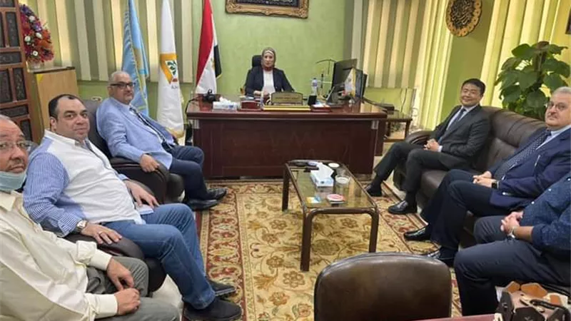 الاستعداد لافتتاح الشركة العربية للتجارة والتصنيع وخدمات النقل بعتاقة
