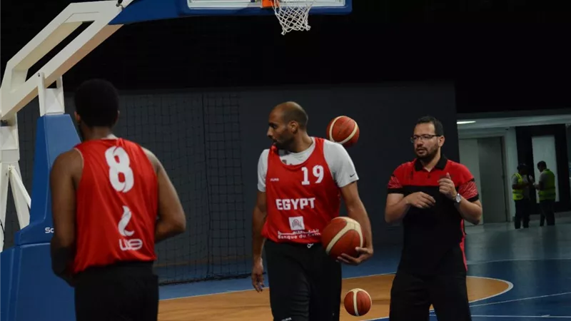 قائد منتخب مصر لكرة السلة يوجه رسالة للجماهير .. ويؤكد: واثق من التأهل لكأس العالم