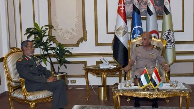 وزير الدفاع يلتقى رئيس أركان القوات المسلحة الإماراتية لبحث سبل تعزيز التعاون والعلاقات العسكرية المصرية والإماراتية