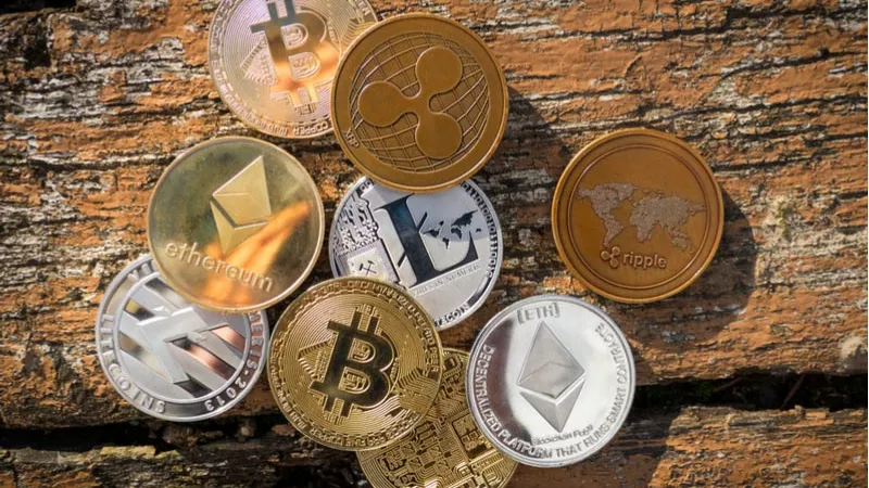 بتكوين تنخفض إلى أدنى مستوى في 18 شهرًا