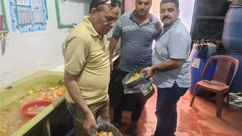 غلق وتشميع معمل مخلل شهير بالطالبية وبحوزته كميات من المخللات الفاسدة