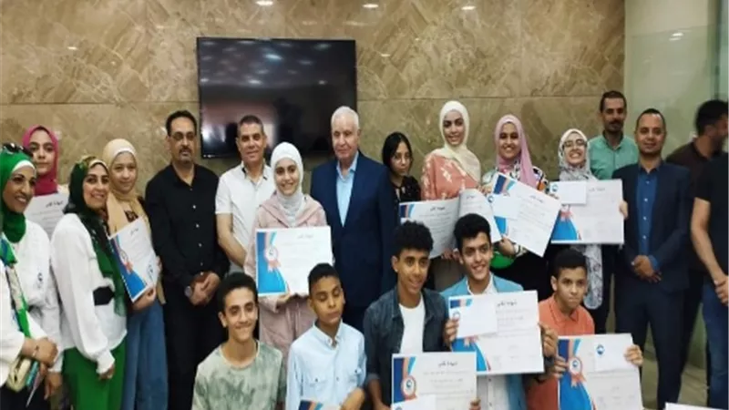 تكريم مدير ووكيل تعليم العبور وأوائل الأعدادية على مستوى الادارة