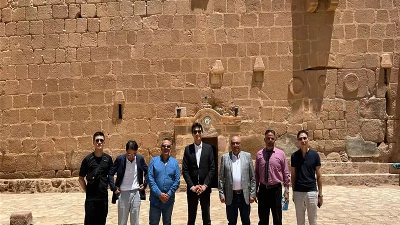 سفير كوريا الجنوبية ووفد رفيع المستوى في زيارة لدير سانت كاترين