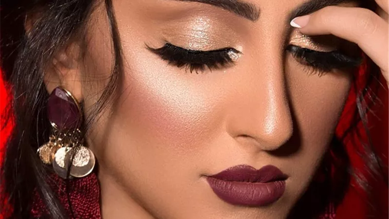 عمل الميك اب ارتيست حلال ام حرام