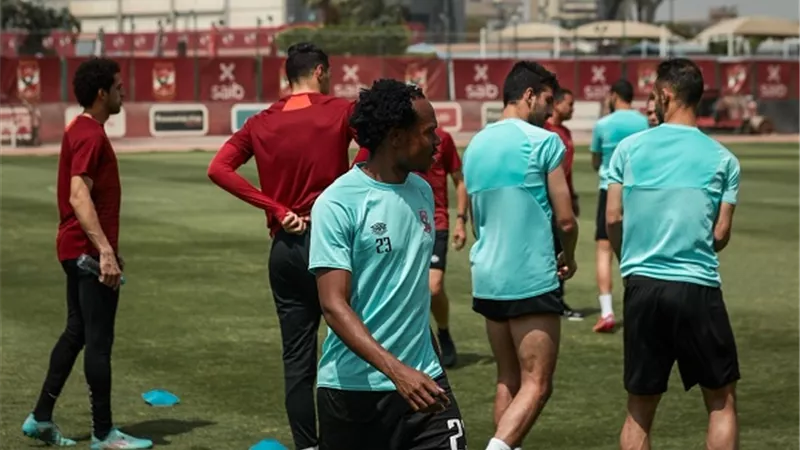 بيرسى تاو يؤدى يؤدى جلسة فى الجيم