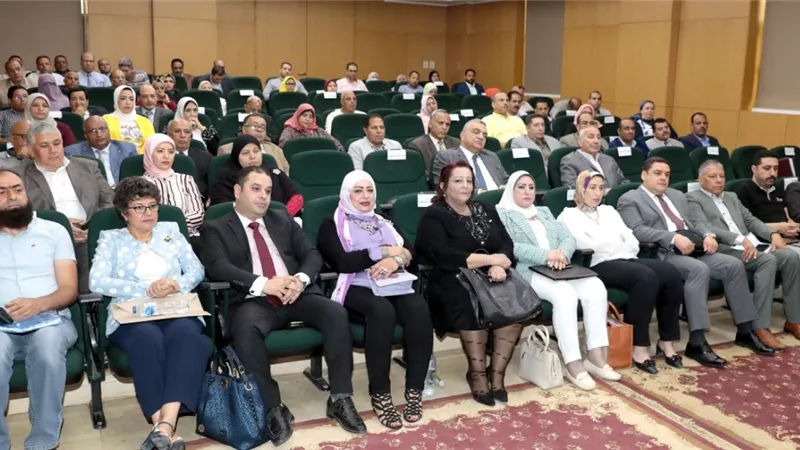 محافظ بني سويف يشارك في فعاليات ندوة للتوعية بثقافة حقوق الإنسان