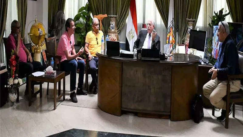 فودة يبحث مع رئيسا شركتى الحديثة للغاز خطة الشركتين لاستضافة مؤتمر المناخ بشرم الشيخ