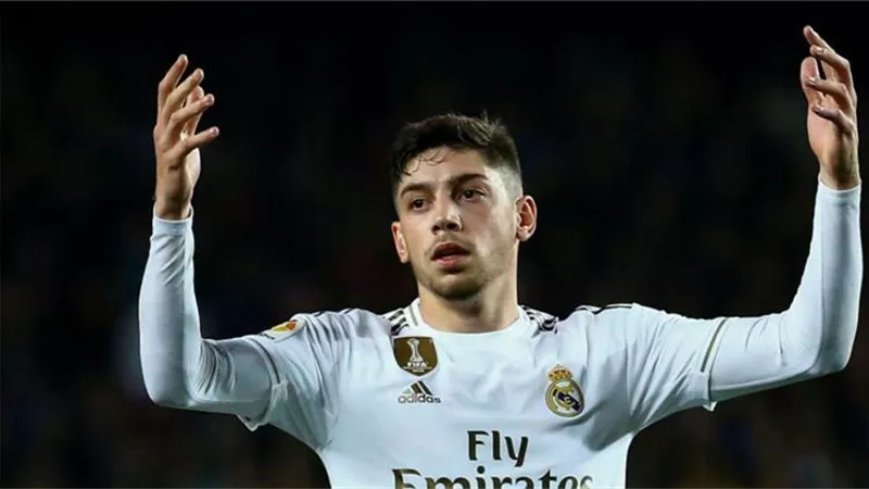 بعد أزمته مع رئيس أوروجواى .. نجم ريال مدريد : الدموع تملئ عينى