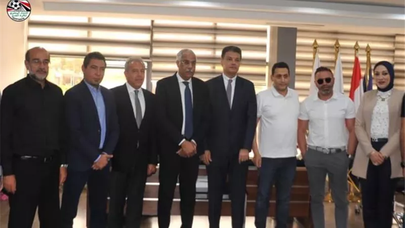 وزارة الرياضة : سحب الثقة من اتحاد الكرة من شأن الجمعية العمومية