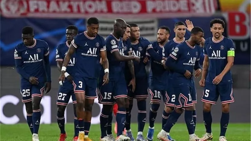 باريس سان جيرمان يرغب فى الاستغناء عن أحد لاعبى الهجوم.. تعرف عليه