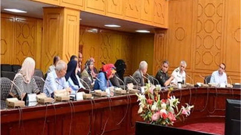 خطة تأمينية وغرفة عمليات خلال امتحانات الثانوية العامة بالإسماعيلية..صور