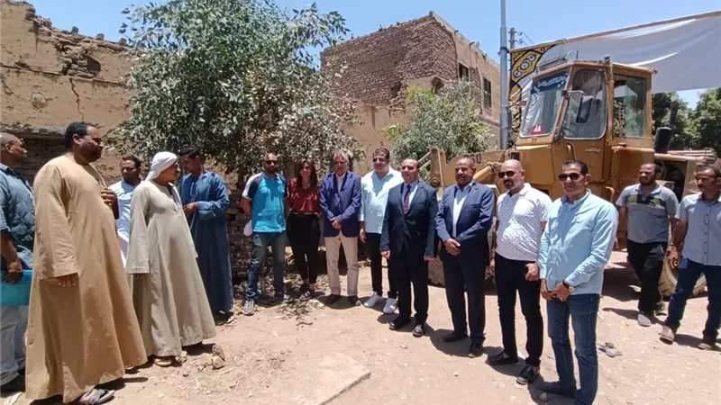 قافلة طبية موسعة للكشف على أمراض العيون والبدء في اعادة اعمار 30 منزل