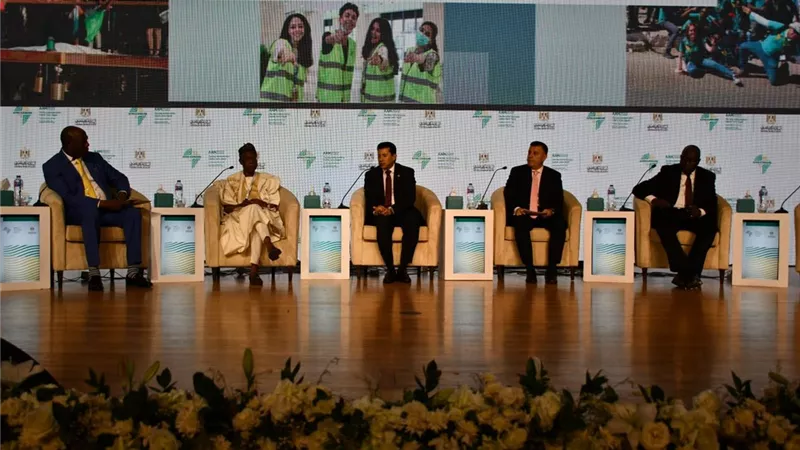 وزير الرياضة يشارك بجلسة حول الاستفادة من طاقات الشباب الإبداعية