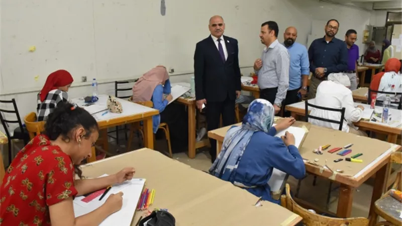 رئيس جامعة الأقصر يواصل جولاته باللجان للاطمئنان على حسن سير أعمال الامتحانات