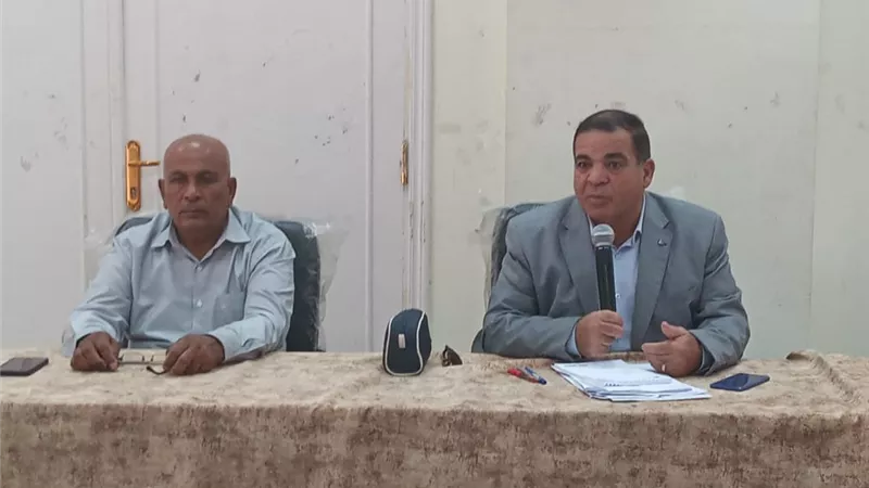 رئيس مدينة الزينية شمال الأقصر يلتقى المواطنين فى اليوم المفتوح