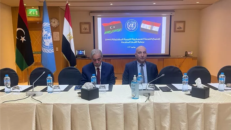رئيسا أركان المنطقتين الشرقية والغربية بليبيا يصلان القاهرة لدعم أعمال اللجنة العسكرية المشتركة 5+5