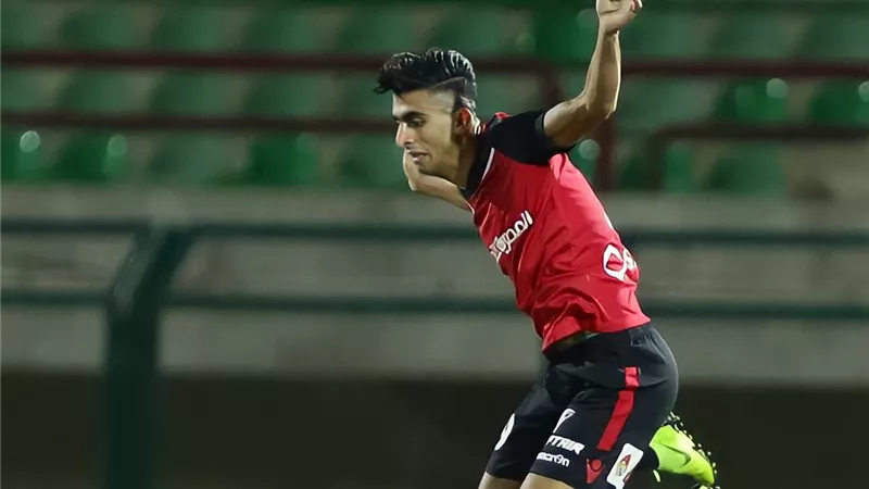 الطلائع ينهى الشوط الاول بالتقدم بهدف أمام سموحة بالدورى