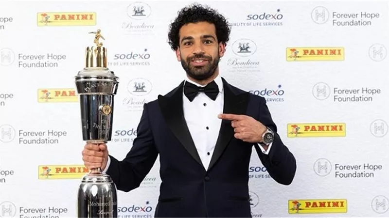 نجم الارسنال السابق: محمد صلاح باقٍ فى ليفربول