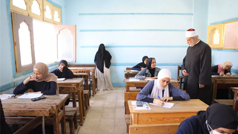 وكيل الأزهر يتفقد لجان احياء العلمي في فتيات شبرا الخيمة