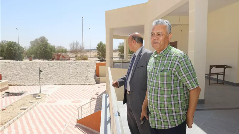 رئيس جامعة جنوب الوادي يتفقد العمل بالمبنى الجديد لكلية العلاج الطبيعي و مدرجات الطب