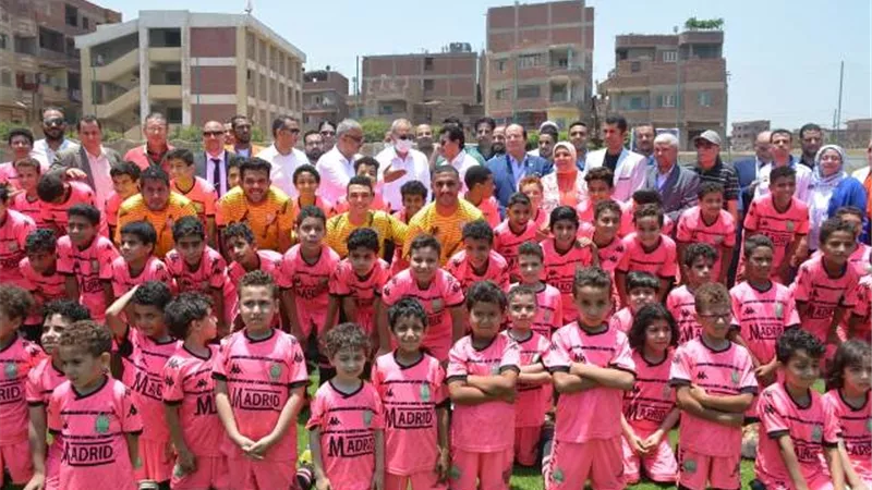 وزير الرياضة ومحافظ القليوبية يفتتحان مركز شباب كفر شبين.. بالصور