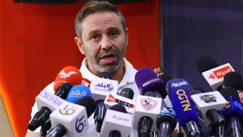 حازم إمام يتقدم بالإعتذار لإيهاب جلال