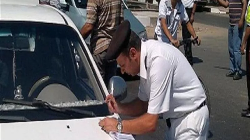 لعدم تركيب الملصق .. سحب 2565 رخصة قيادة