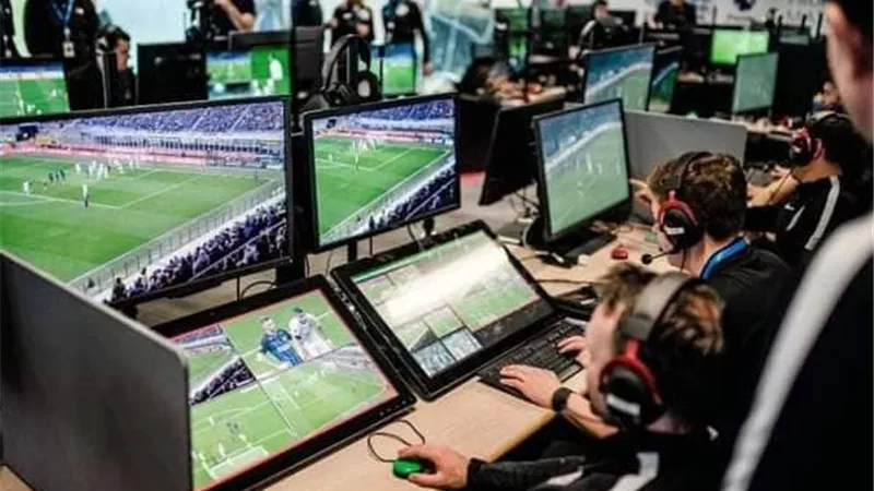 ٢٠ كاميرا 4k تنقل مباراة الاهلى والزمالك