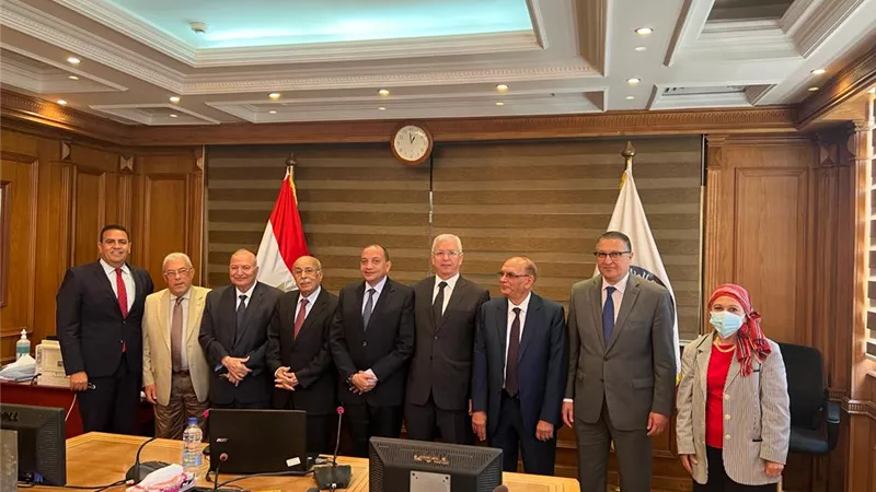 لجنة ترشيح رؤساء الجامعات تواصل أعمالها بمقابلة المُرشحين لرئاسة جامعتي المنصورة وأسيوط