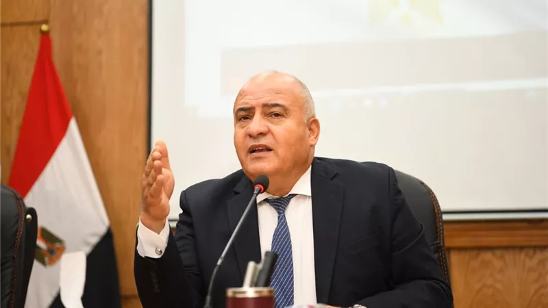 محافظ قنا يفتتح ورشة عمل منظومة ميكنة مرتبات العاملين بالقطاع الحكومي