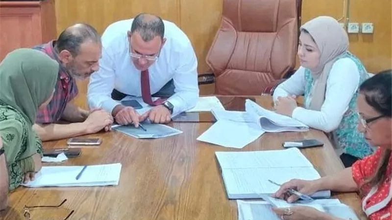 علاوة تشجيعية للعاملين بالقطاع الصحى بالسويس.