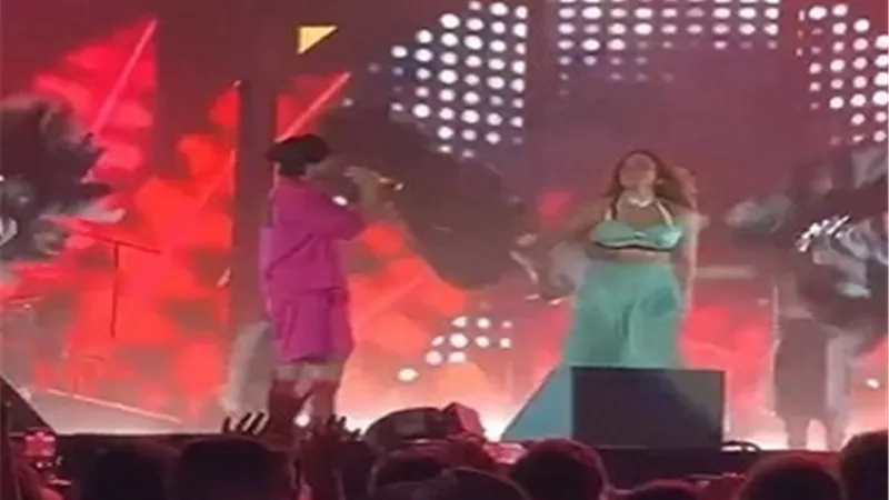 جينيفر لوبيز تغني برفقة ابنتها فى حفل Blue Diamond Gala