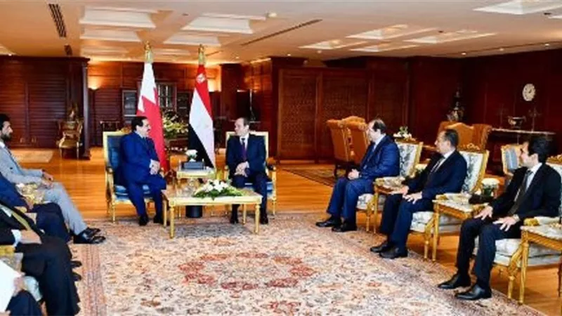 المتحدث الرئاسي ينشر صور استقبال الرئيس السيسي لملك البحرين بشرم الشيخ
