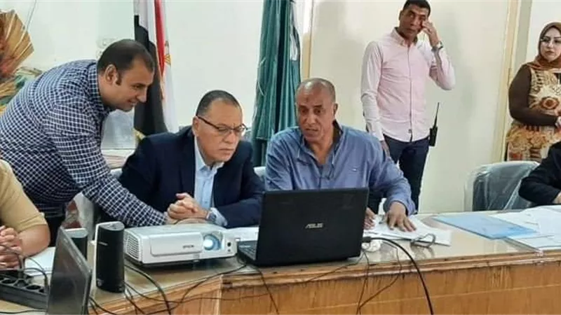 نائب وزيرالتعليم يطمئن من محافظ الشرقية على إنتظام سير إمتحانات اليوم الأول للثانوية العامة