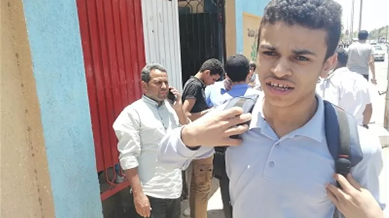 طلاب أسيوط يؤكدون سهولة امتحان التربية الوطنية