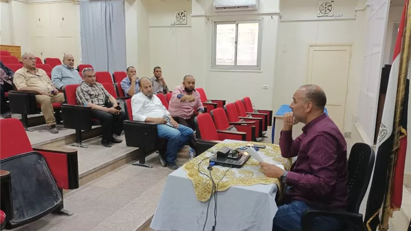 الفولي يشيد بانتظام امتحانات الثانوية العامة في يومها الأول ويجتمع برؤساء اللجان