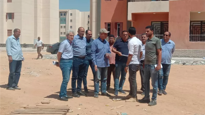 عمران يتفقد مشروع عمارات العاشر من رمضان