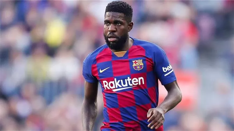 صاعد حديثا إلى الدورى الإسبانى .. جيرونا يفاوض مدافع برشلونة