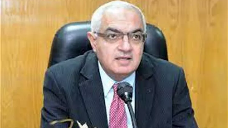 رئيس جامعة المنصورة يرد على